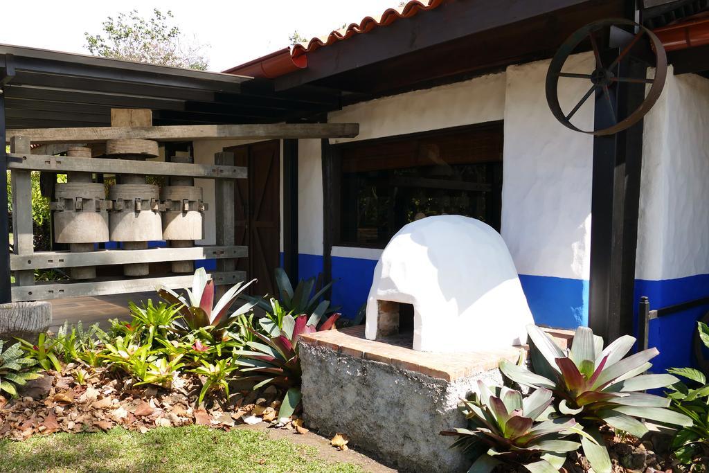Hotel Bougainvillea San Jose Santo Domingo De Heredia Екстериор снимка