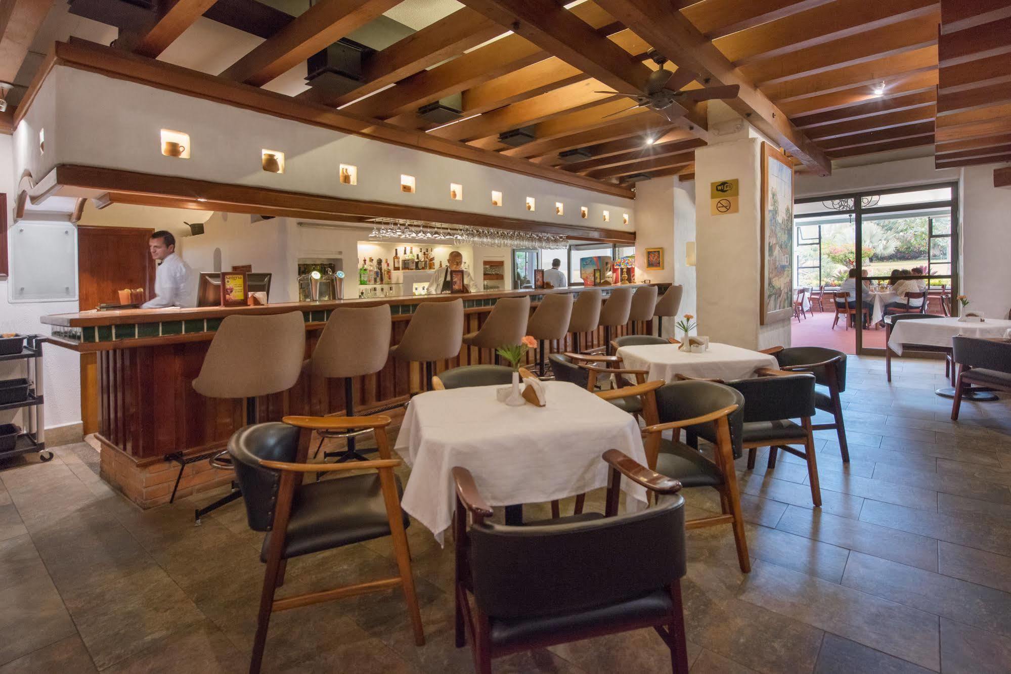 Hotel Bougainvillea San Jose Santo Domingo De Heredia Екстериор снимка